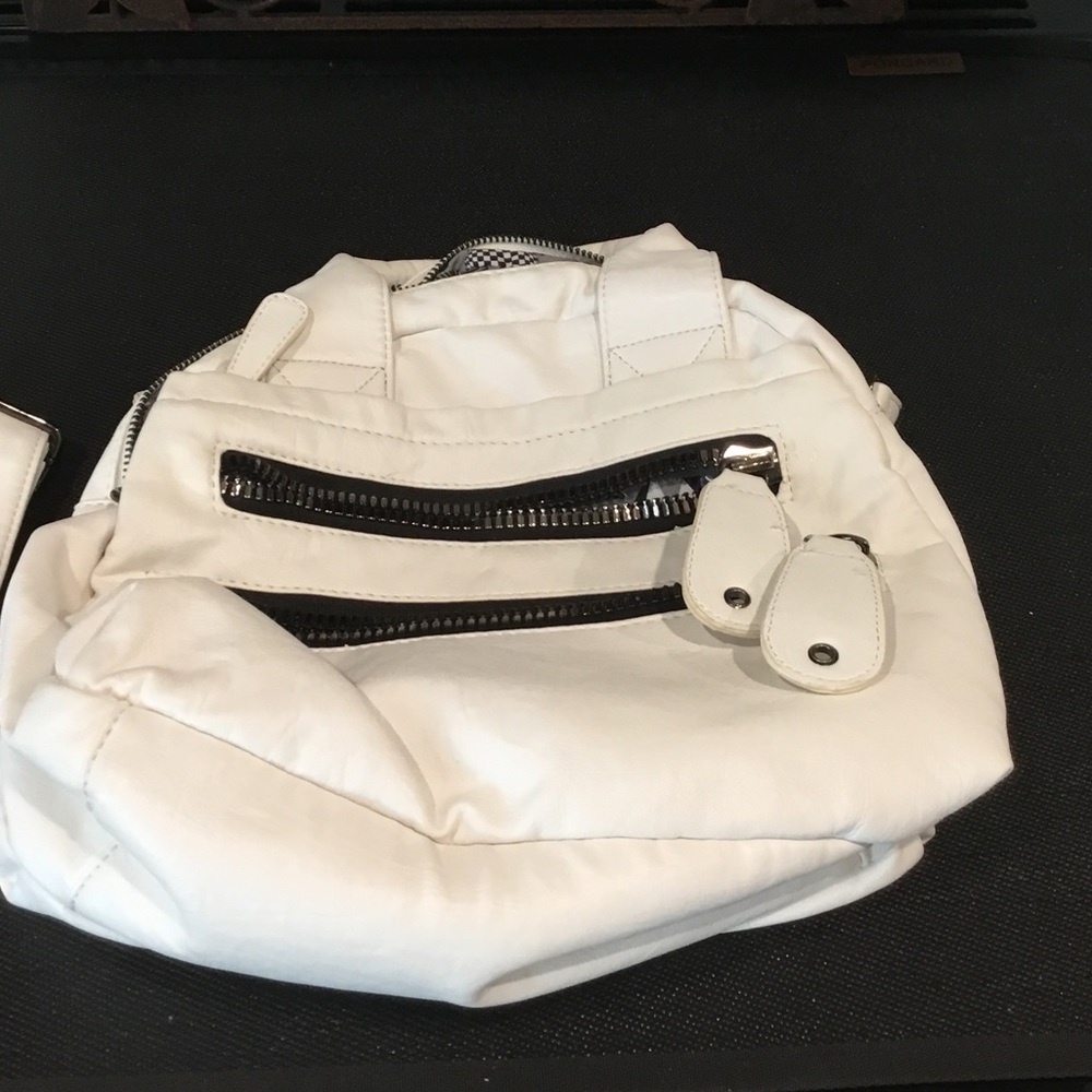 White Dual Front Zipper Purse